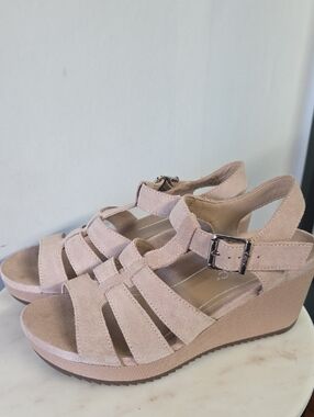 Vionic Blush Suede Strappy Wedge Sandals Size 8